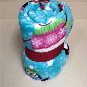BRAND NEW Penguin Fleece Blanket